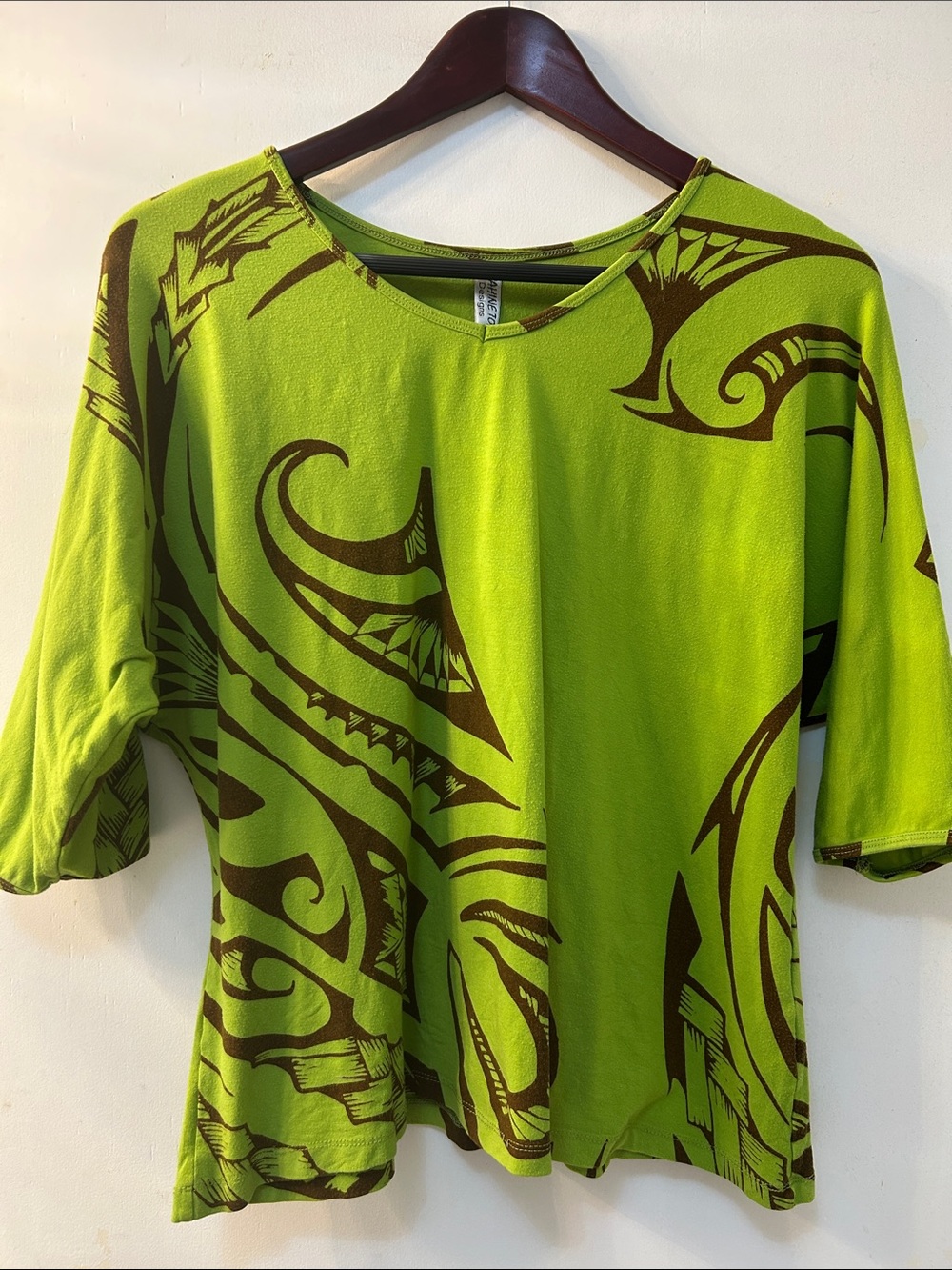 Wahine Toa Design Hawaiian Print Top Womens Medium Green Polynesian Alohawear